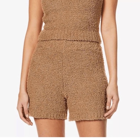 SKIMS Pants - Skims Cozy Knit Boucle Shorts in Camel Size 2X/3X